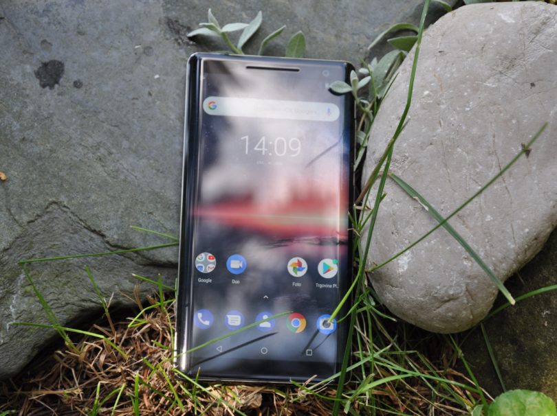 Nokia 8 Sirocco: v katerikoli barvi, dokler je ta barva črna