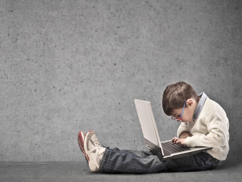 NEDELJSKI NASVET: Če pri otroku opazite te znake, potem takoj ukrepajte!