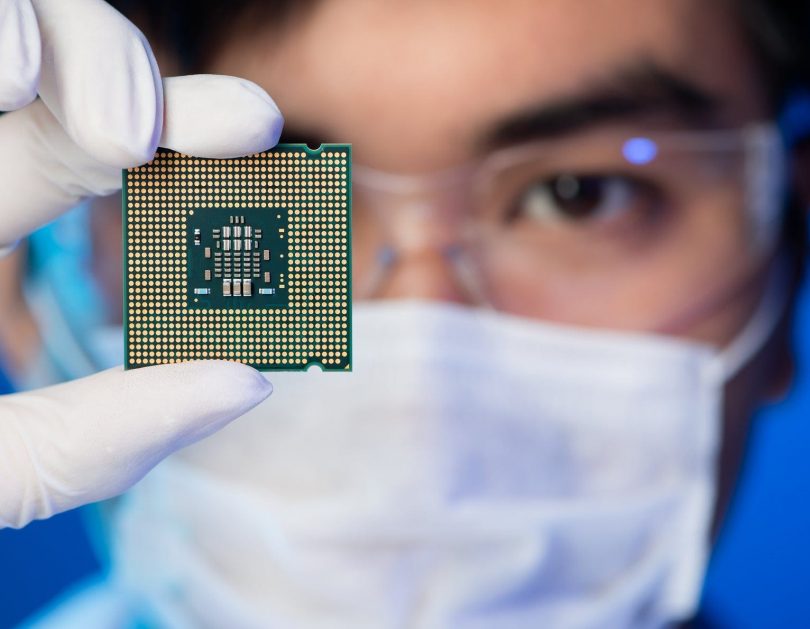 FLOP LETA: Pomanjkanje polprevodnikov je dejstvo. Koga briga?