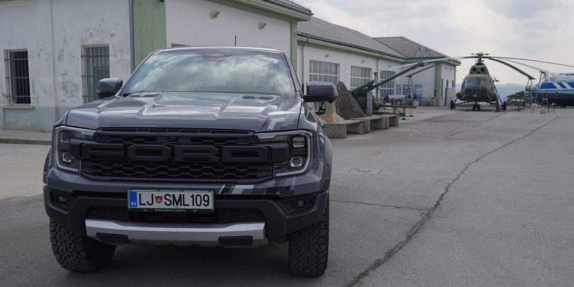 PRVI VTIS FORD RANGER RAPTOR: Do živega mu ne pridejo niti ostri kraški kamni (#video)