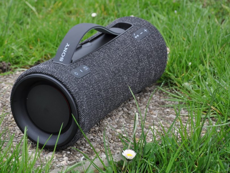 KRATKI TEST Sony SRS-XG300: Kakovosten in vsestranski, ne pa najbolj ugoden