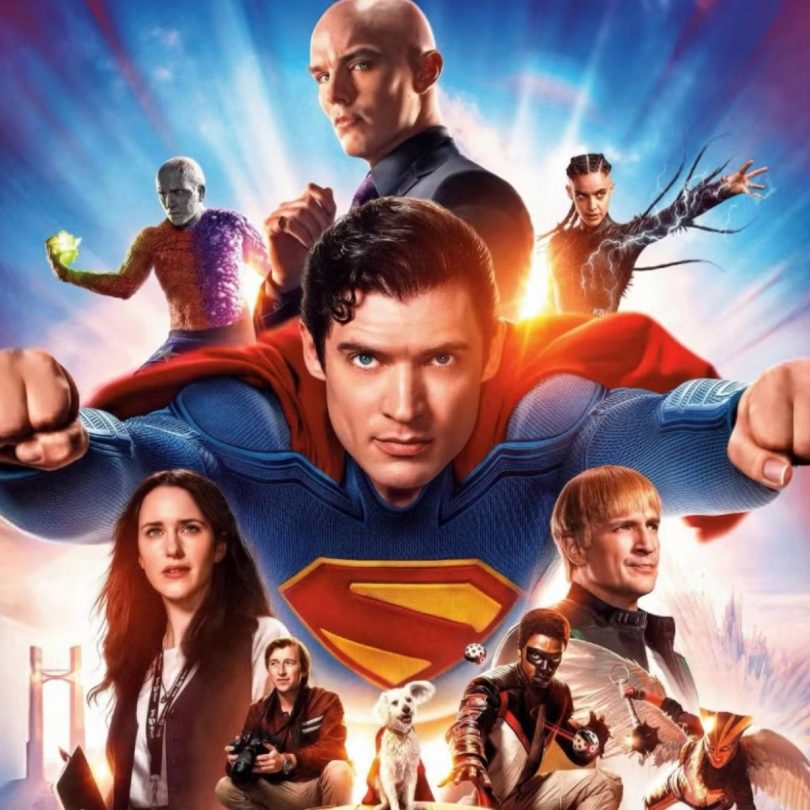 Po temačnem zdaj ponovno v rdeče spodnjice oblečeni optimistični Superman!