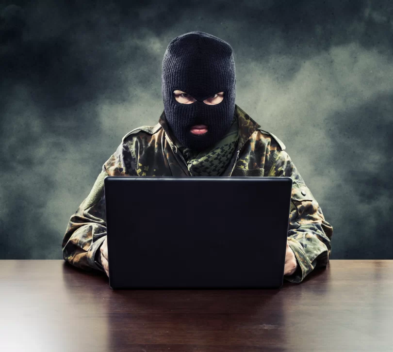 Kontroverzni Clearview AI in odporni Starlink si v Ukrajini gradita ugled