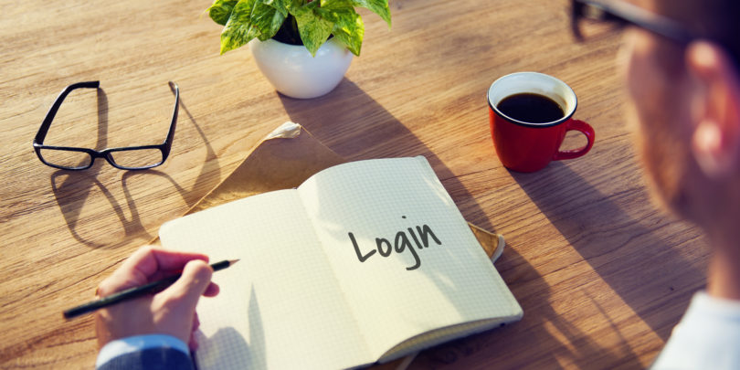 Delo od doma ni »ležanje na plaži s čivavo na straži«