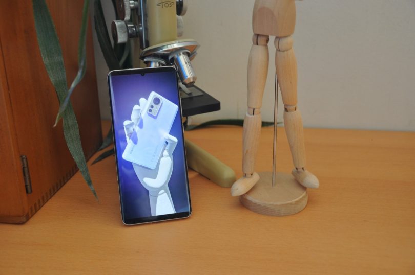 Xiaomi 12: Poudarjena kompaktnost, toda ne na račun zmogljivosti (#video)