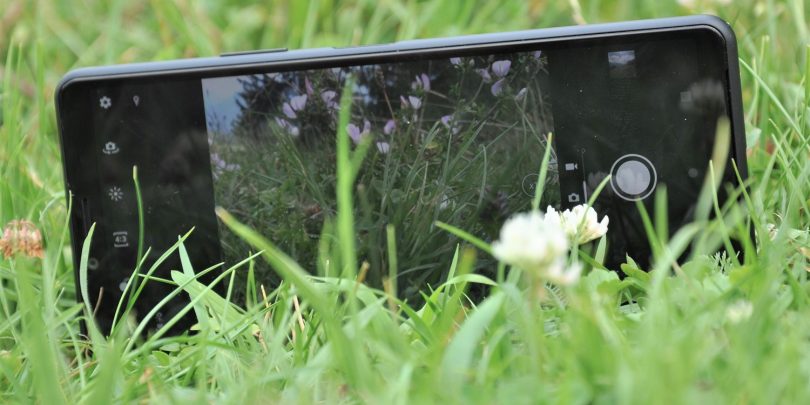 Xperia 10 II: Maratonec, ki še vedno teče zadnji krog! (#video)